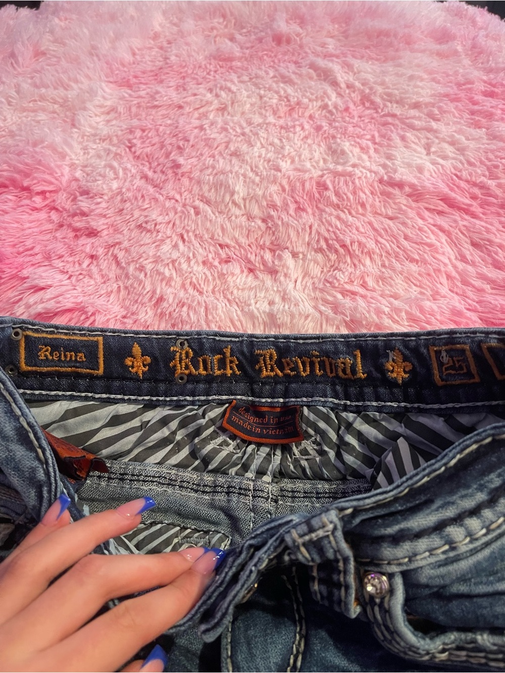 Rock Revival Bootcut Jeans in Dark Blue with Embroidered Pockets - Picture 5 of 5